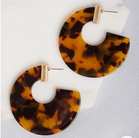 Modcloth Jewelry - NEW - Modcloth Cara hoop earrings - tortoise